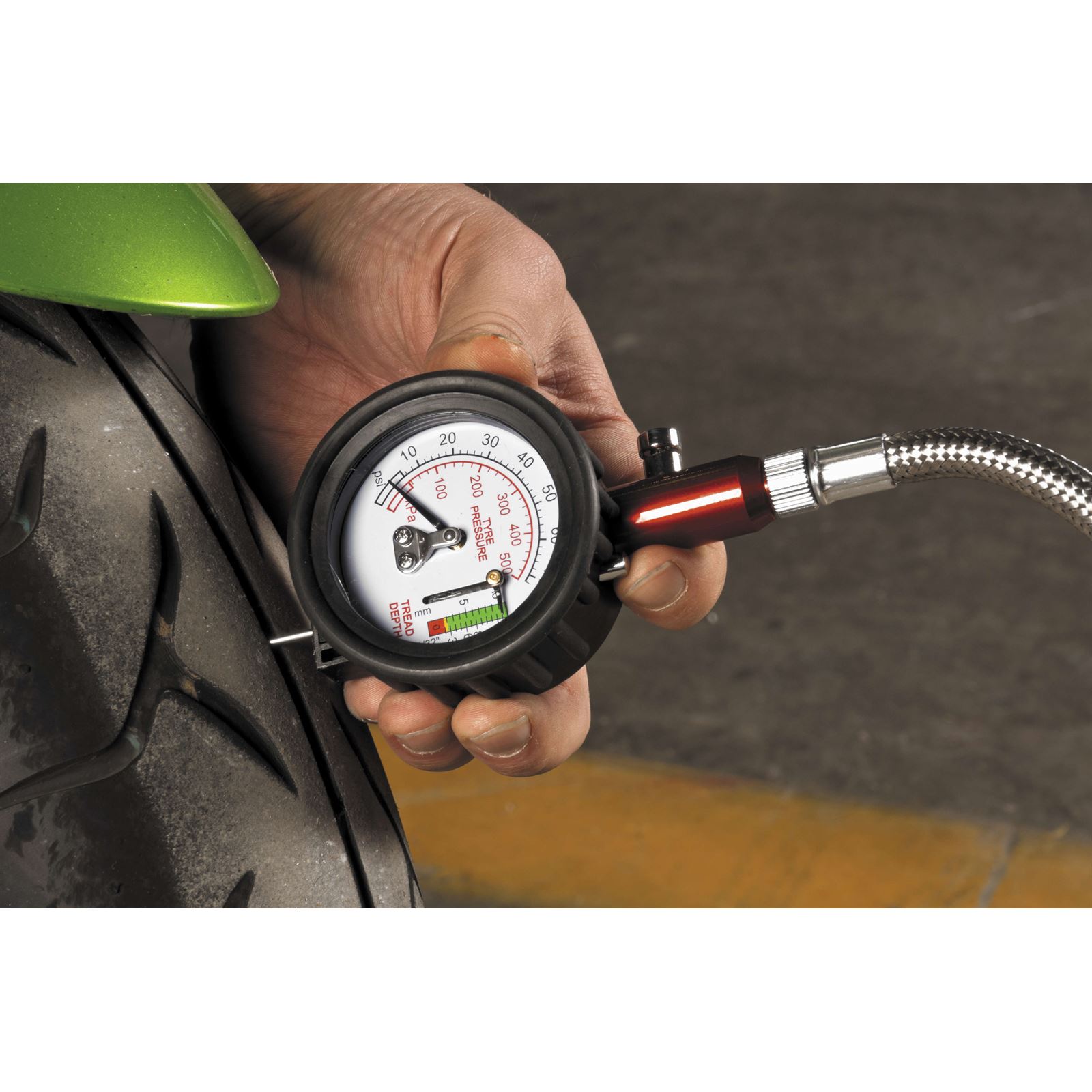 BikeMaster 2-in-1 Tire Gauge 0-60PSI