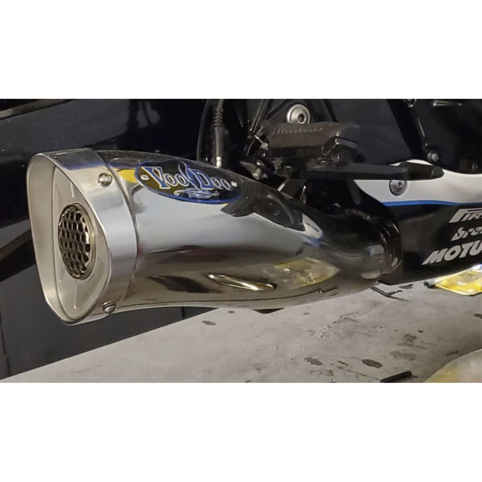 Voodoo Full 4 into 2 into 1 Race System, Mojo Muffler - Polished