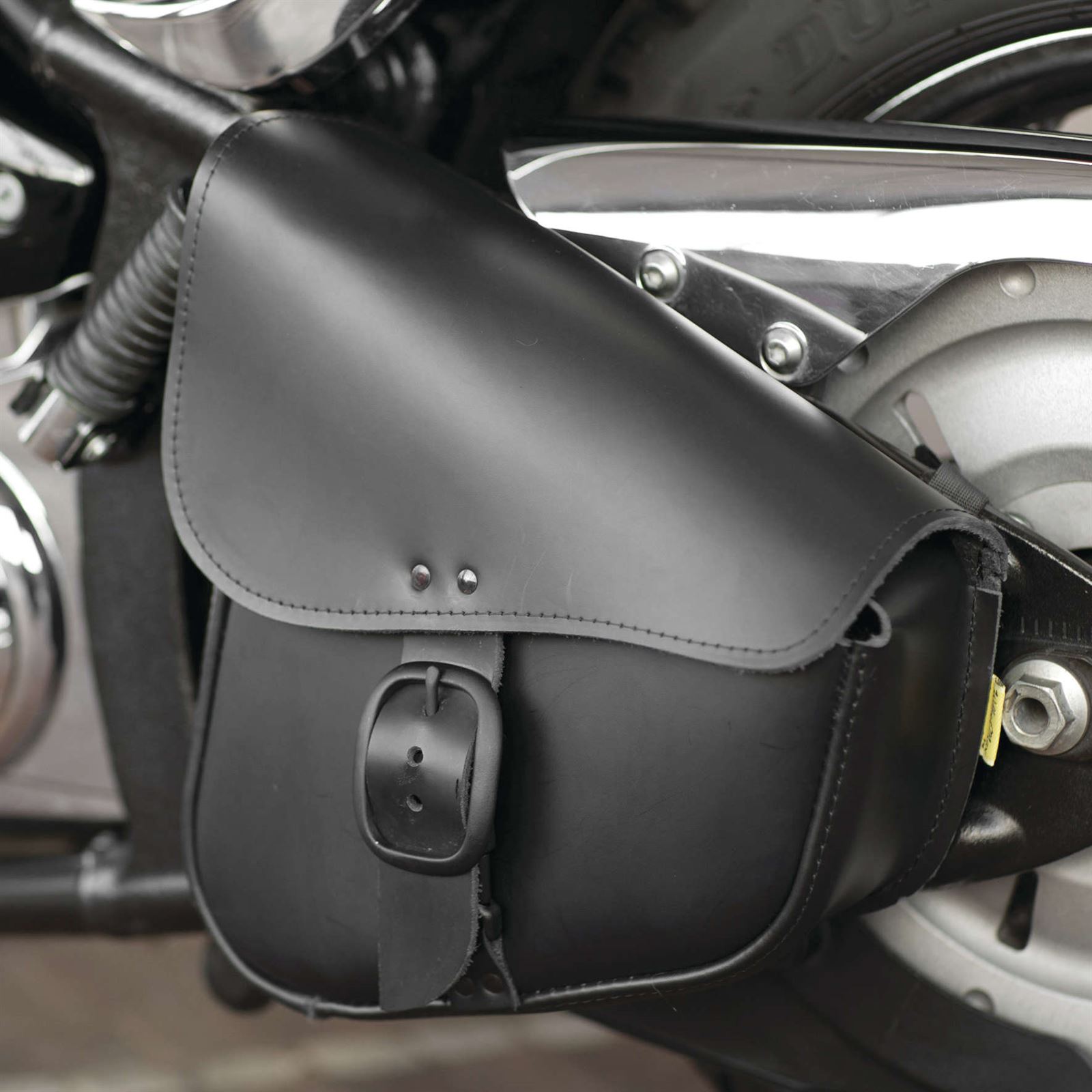 Willie & Max Black Leather Swingarm Bag with Matte Black Buckle